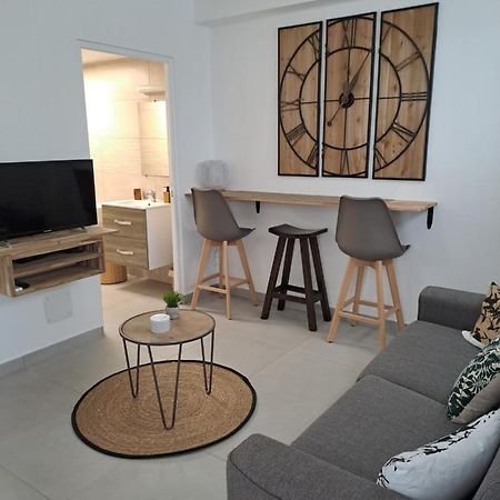 Appartement Cosy, T2 Situe En Centre Ville De Saint-Pierre Luaran gambar
