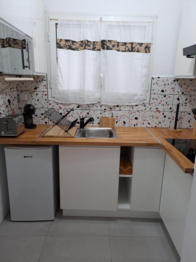 Appartement Cosy, T2 Situe En Centre Ville De Saint-Pierre Luaran gambar
