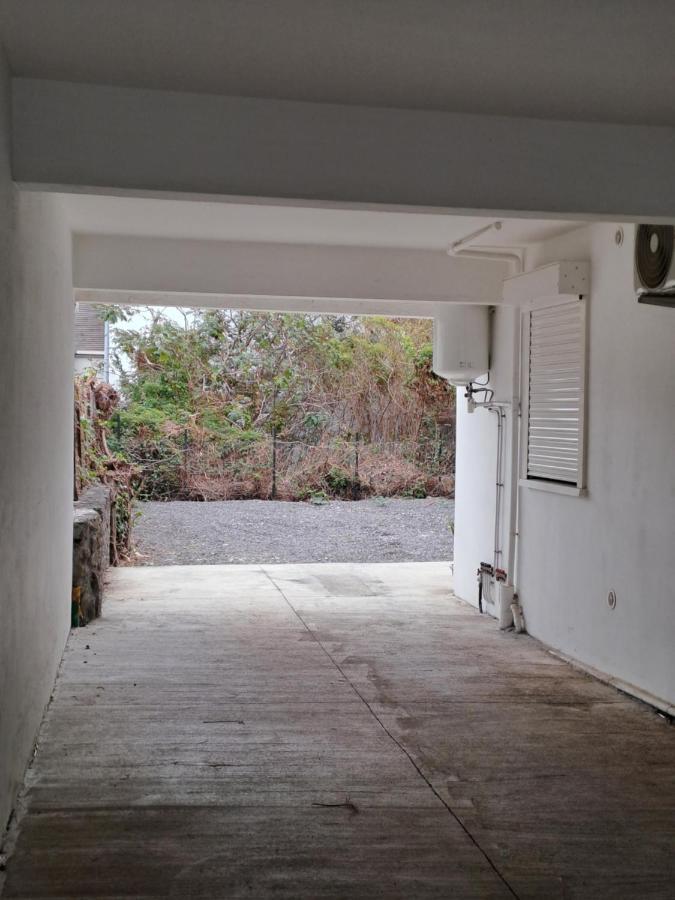 Appartement Cosy, T2 Situe En Centre Ville De Saint-Pierre Luaran gambar